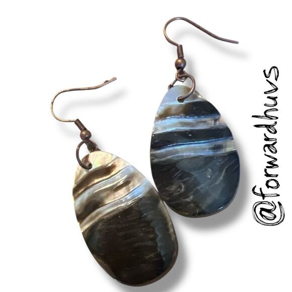 Hand Crafted Shell Earrings – Carved Front & Iridescent Back - Picture 3 of 8